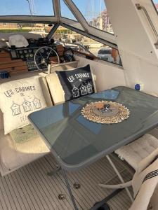 Le duplex des Marinas, Mini Yacht