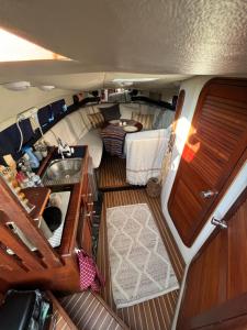 Le duplex des Marinas, Mini Yacht