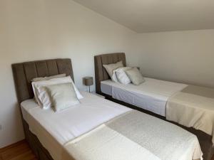 Perla Alba Apartments