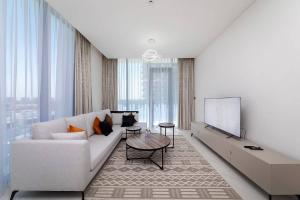 Spacious 1 BR Lagoon