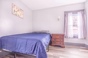 Large 11BR 4BA compound near Niagara Falls