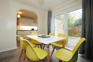 Blagdon Park By N And N Stays Ltd, Perfect for Contractors and Workers, Transport links 10 mins to City Centre, Free on Street Parking, Fast Wifi