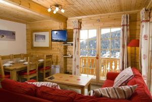 Three-Bedroom Chalet - 8 people room in Madame Vacances - Les Chalets De Crête Côte Village