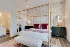 West End 4 Bd,4Bath Walk to Bars-Close to Broadway