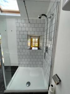 Pier Cottage with private water access to Colla Pier