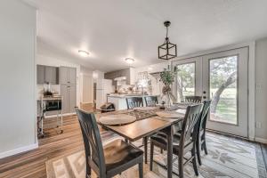 Trails, Creek and Wildlife Country Harwood Retreat