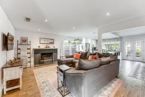 Outdoor Pool and Fire Pit Modern Austin Home