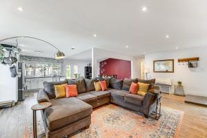 Outdoor Pool and Fire Pit Modern Austin Home