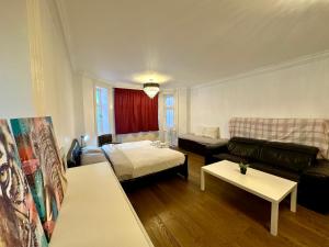 5 minutes from Hyde Park and Oxford Street 5 Bedrooms Apartment in Central London