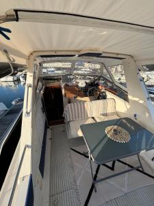 Le duplex des Marinas, Mini Yacht