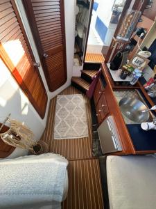 Le duplex des Marinas, Mini Yacht