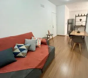 Apartamento para até 6 em condomínio com piscina - Guaíra