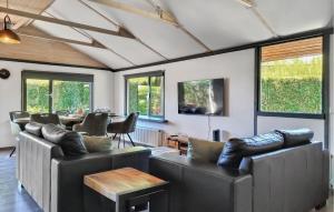 3 Bedroom Amazing Home In Heinkenszand