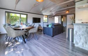 3 Bedroom Amazing Home In Heinkenszand