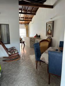 Apto. en zona céntrica con vista panorámica al pueblo