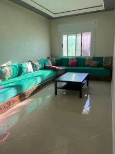 Appart situé au centre de Martil ,moderne près de la plage ,de l'aéroport Tetouan et vue sur lac - Azla