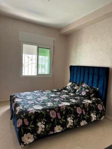 Appart situé au centre de Martil ,moderne près de la plage ,de laéroport Tetouan et vue sur lac