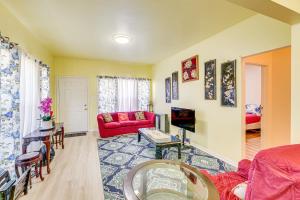 Pet-Friendly Los Angeles Duplex about 2 Mi to Dtwn!