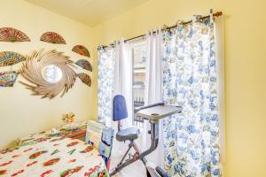 Pet-Friendly Los Angeles Duplex about 2 Mi to Dtwn!