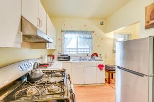 Pet-Friendly Los Angeles Duplex about 2 Mi to Dtwn!