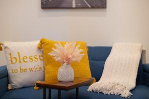 25 mins to Midtown Manhattan