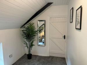 7 Person home With HOT TUB