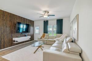 Entire house near airport & COTA