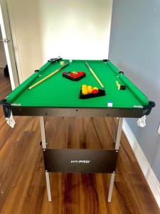 5 bedroom-9 beds- 3bathrooms- 2FREE parking spots