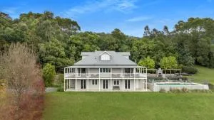 Eagles Rise - Classically Designed Country Home - Foxground