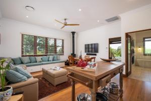 Meroo Springs - By Berry Getaways