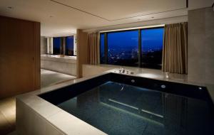 Phòng Đẳng Cấp Hướng Tháp Namsan Và Bể Bơi (Premier Pool Namsan View)