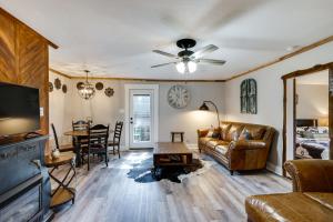 Pet-Friendly Granbury Home w Yard, Near Downtown!