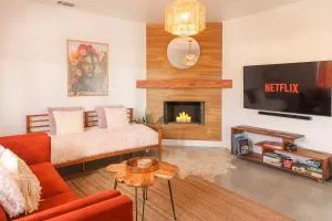 NEW Desert Dream Hot Tub, Yoga, Ping Pong, Fire Pit - Landers