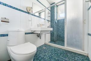 Phòng giường đôi Có Ban Công (Double Balcony)