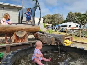 Hīmatangi Beach TOP 10 Holiday Park - Bulls