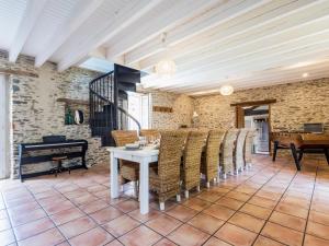 Maisons de vacances Maison avec piscine privee chauffee, proche plage a Pornic - FR-1-306-1284 : photos des chambres