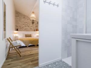 Maisons de vacances Maison avec piscine privee chauffee, proche plage a Pornic - FR-1-306-1284 : photos des chambres