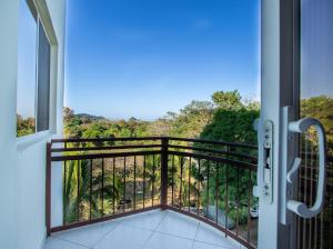 La Torre Bay Herradura Beach Condo