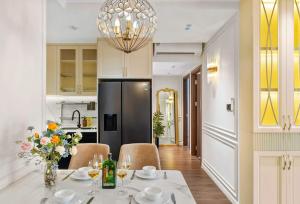 Urban Zen Saigon - Royal Apartment D4