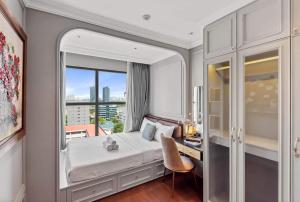 Urban Zen Saigon - Royal Apartment D4