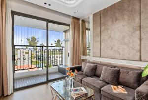 Urban Zen Saigon - Royal Apartment D4