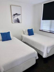 The Swan - Park & River Views next to Perth Zoo