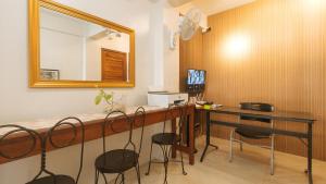 RedDoorz at Delorian Residences