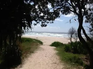 Ballina Beachside Retreat 3 min Walk onto Beach - Lennox Head