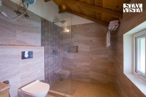 StayVista at Offgrid Ginai - Pet Friendly, Bonfire & Mountain View