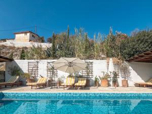 Kalavasos Square Apartments - With Access to Shared Pool 3 Minutes Walk