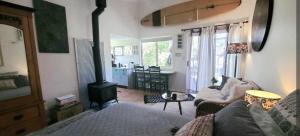 ARALUEN - COOMBA BAY - Pet Friendly - Farm Stay on 10 peaceful acres
