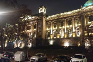 Central and Comfy 2BDR apartment near Parliament