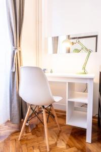 Central and Comfy 2BDR apartment near Parliament