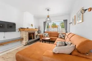 Ruime woning aan zee met zonnige tuin en terras - 9p - Harendijk